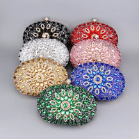 Clutch Luxuosa de Diamante 2024 – Elegância e Sofisticação à Sua Alcance!