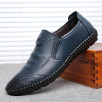 Sapato de couro casual masculino, superfície macia, fundo macio e respirável.