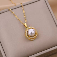 Lindo colar com pingente de cristal