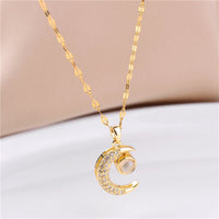 Lindo colar com pingente de cristal