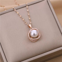 Lindo colar com pingente de cristal