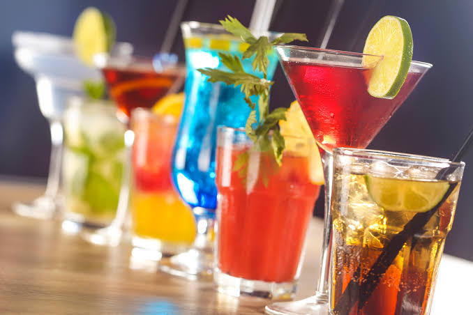 Utensílios para Bebidas, Vinhos, Garrafas, Kit Drinks e muito mais
