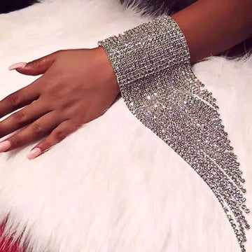 Bracelete de Cristal com Franja: Um Toque de Luxo e Elegância!