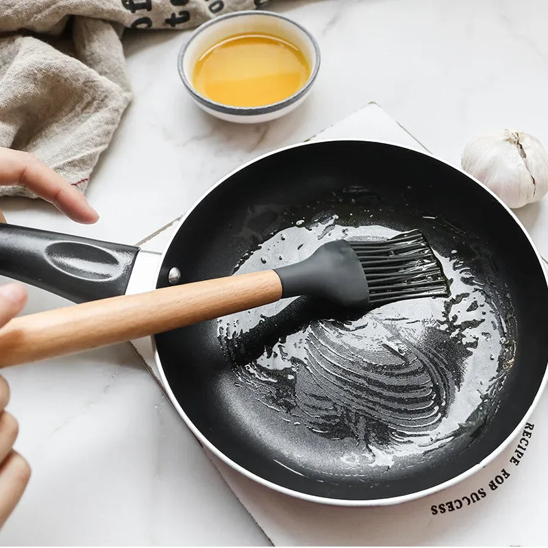 Conjunto com 12PCS Silicone Utensílios de Cozinha Antiaderentes Espátula Pá Batedores de Ovos com Cabo de Madeira
