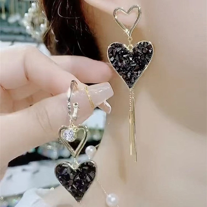 Brincos de coração elegante assimétrico retrô preto para mulheres 2023 nova moda
