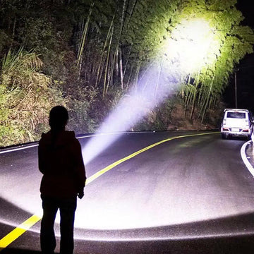 Lançamento - Nova Mini lanterna led de três olhos, luz forte, recarregável, portátil, iluminação extrema, longo alcance com poderosas luzes flash