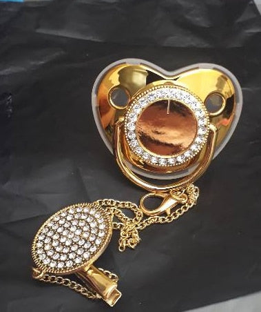 Chupeta de luxo cor ouro com a letra inicial do seu filho(a)