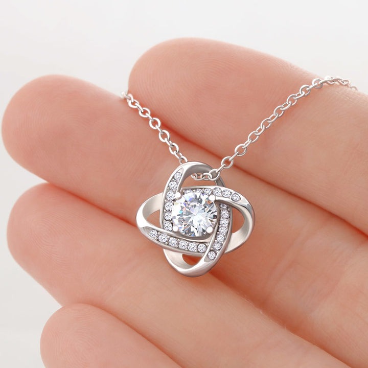 O Verdadeiro Símbolo do Amor Verdadeiro - Colar Fashion com Nó do Amor com Exclusivo Pingente na cor Prata e Ouro