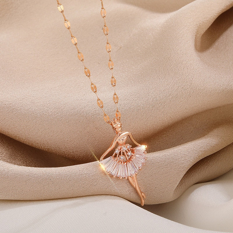 Lindo colar com pingente de cristal